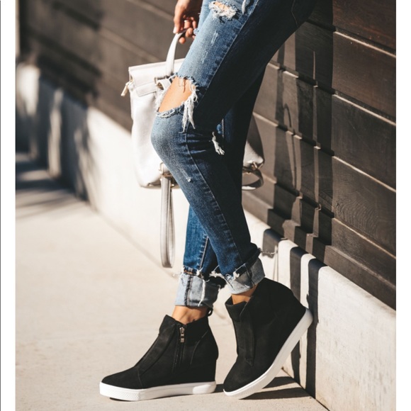 vici wedge sneaker